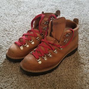 Danner Mountain Light Cascade
